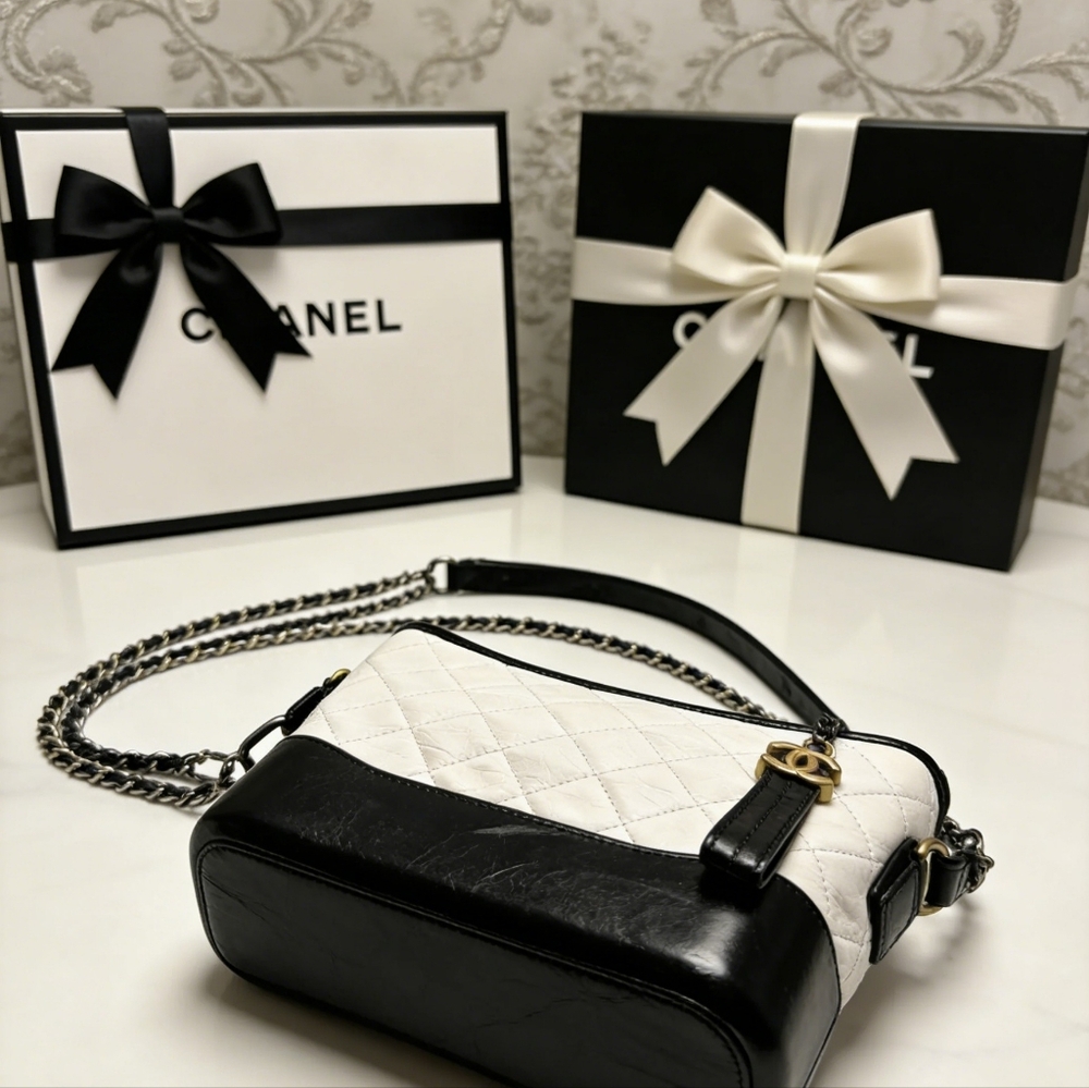 <AUTHENTIC>Chanel Gabrielle Small Hobo Bag in White - Picture 4 of 6